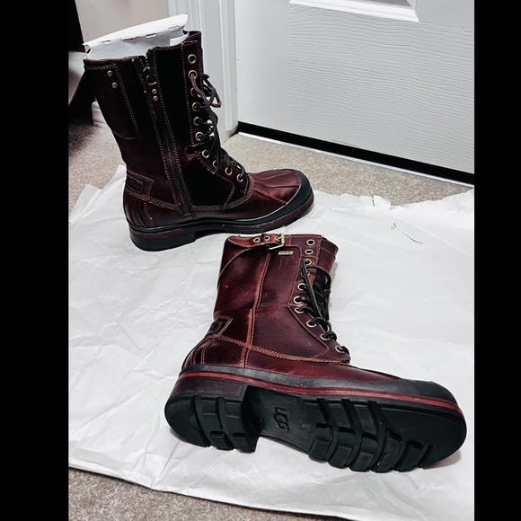 Ugg full leather boots in size 9 - Picture 4 of 8